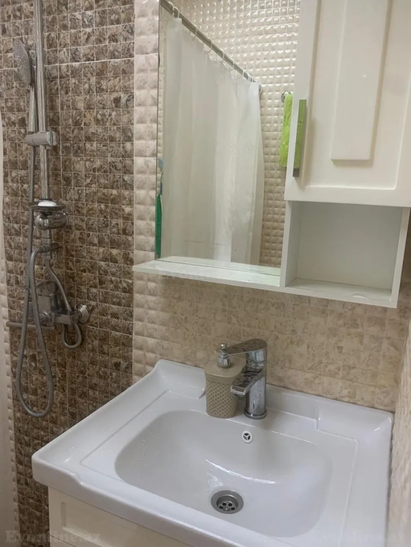 Satılır 4 otaqlı Mənzil Köhnə tikili 65 m² Memar Əcəmi m. - şəkil 18