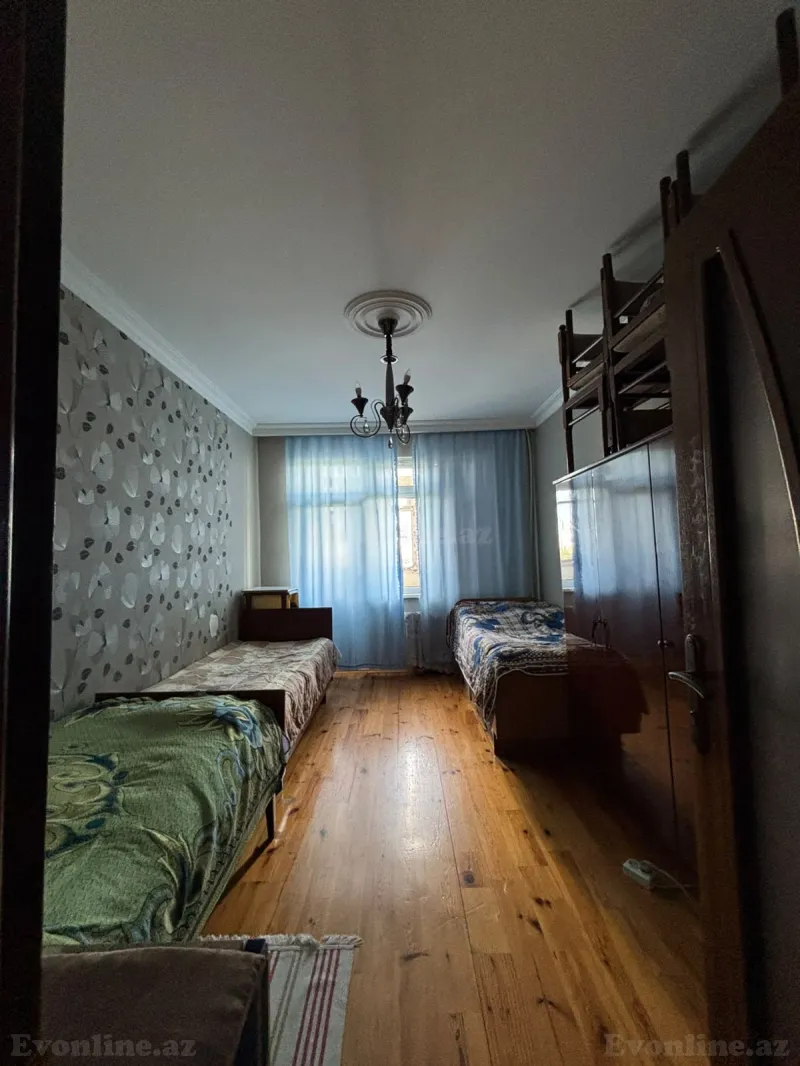 Satılır 4 otaqlı Mənzil Köhnə tikili 90 m² Yeni Günəşli - şəkil 5