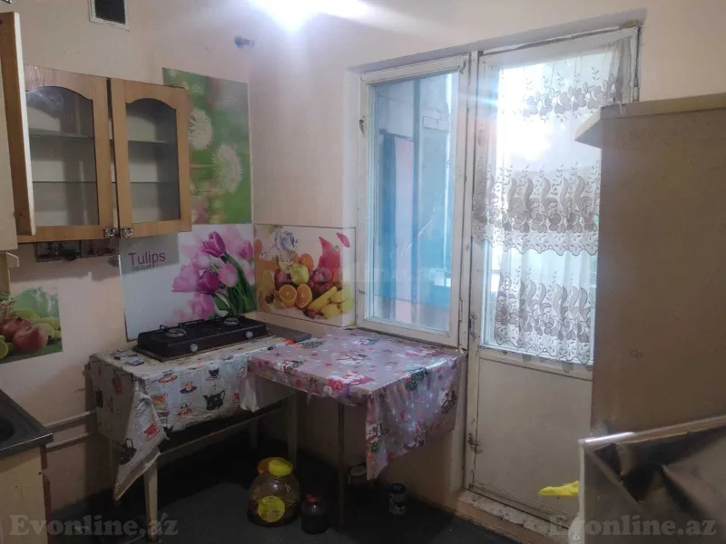 3 otaqlı Mənzil 75 m² Xətai r. Satılır