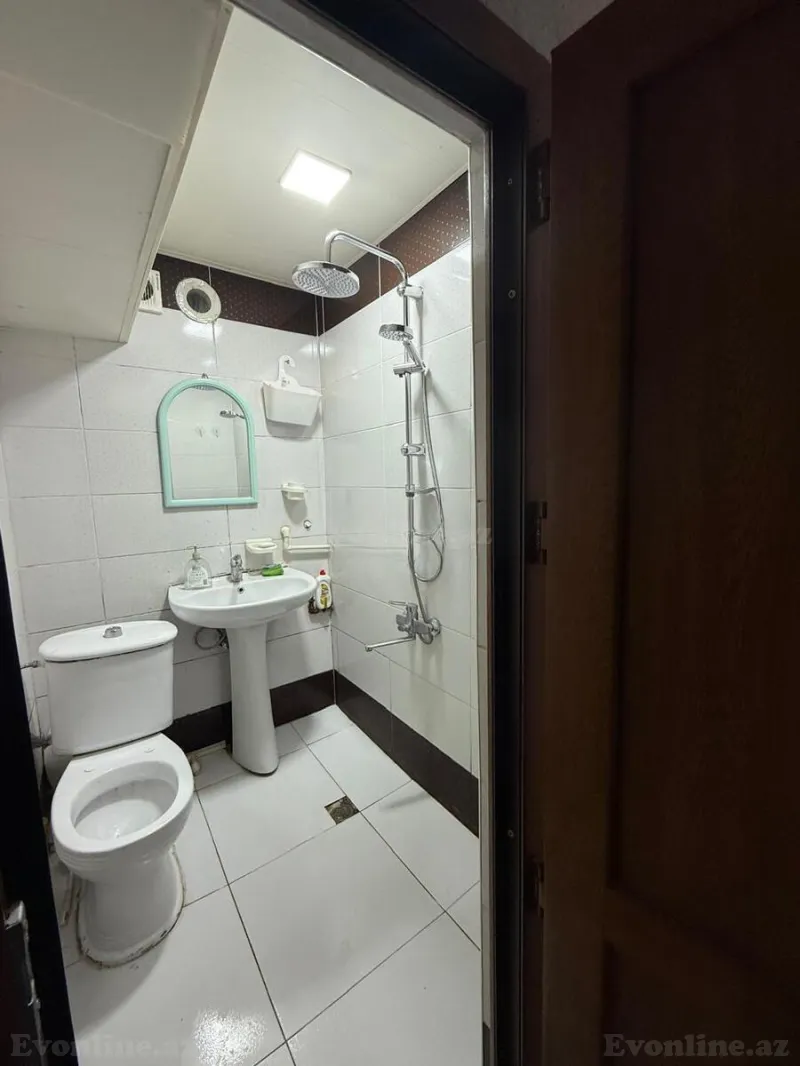 Satılır 2 otaqlı Mənzil Köhnə tikili 40 m² İnşaatçılar m. - şəkil 5