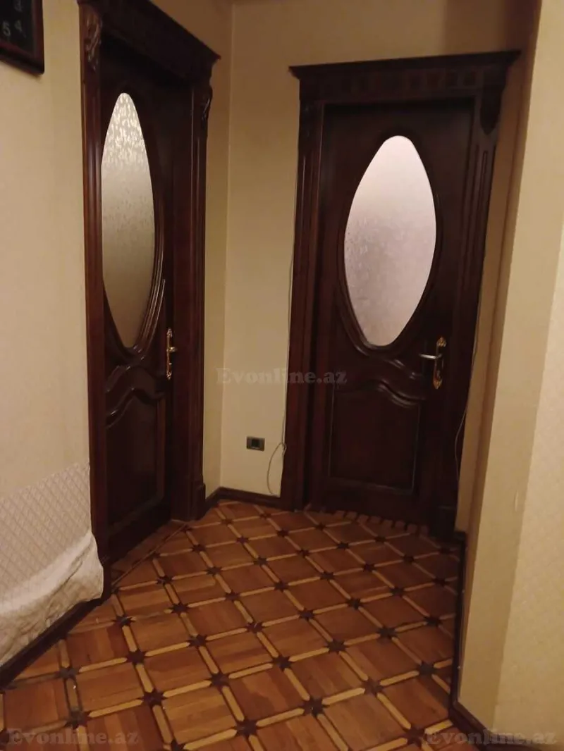 Kirayə verilir 3 otaqlı Mənzil Yeni tikili 130 m² Nərimanov r. - şəkil 2