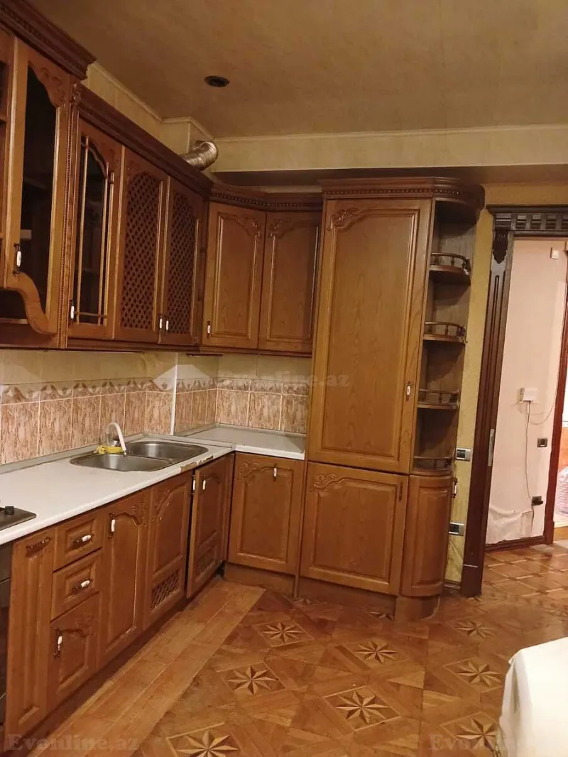 Kirayə verilir 3 otaqlı Mənzil Yeni tikili 130 m² Nərimanov r. - şəkil 13