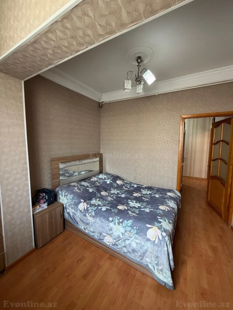 Satılır 2 otaqlı Mənzil Köhnə tikili 45 m² 8-ci mikrorayon - şəkil 4