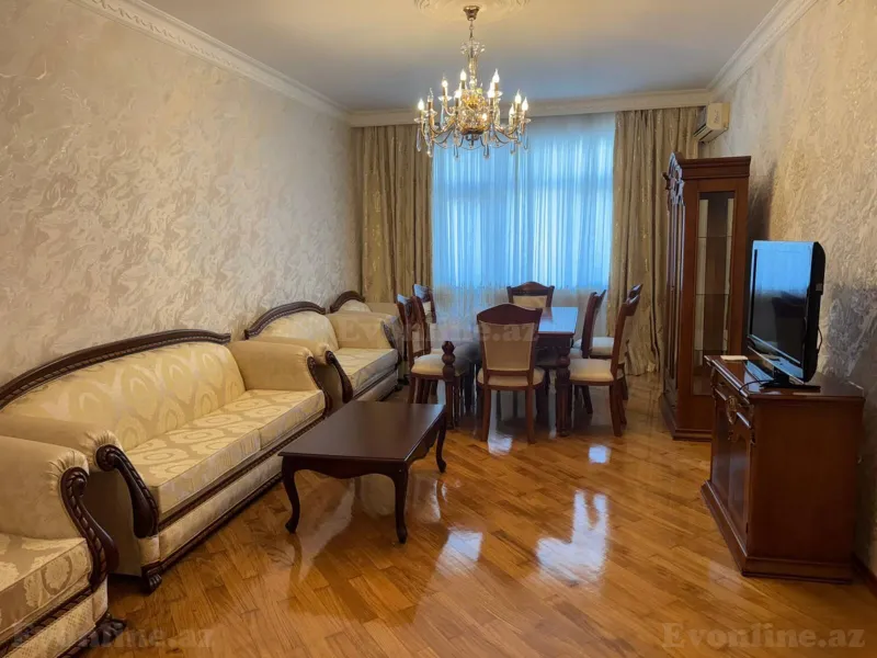 3 otaqlı Mənzil 140 m² Elmlər Akademiyası m. Kirayə verilir