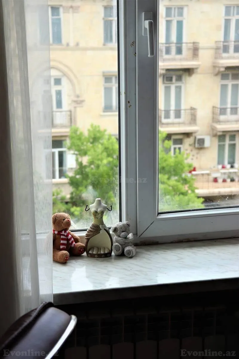 Bakı, Yasamal r., Nizami m.da 3 otaqlı mənzil satılır