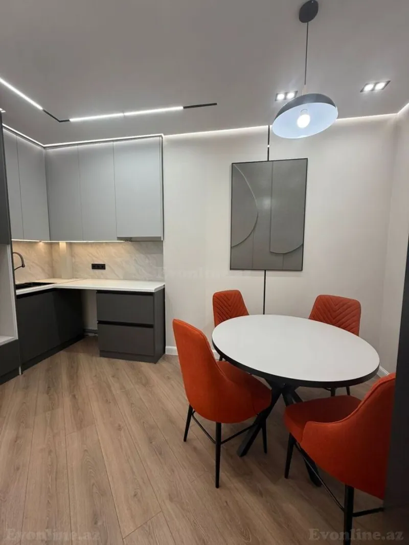 2 otaqlı Mənzil 70 m² 28 May m. Kirayə verilir