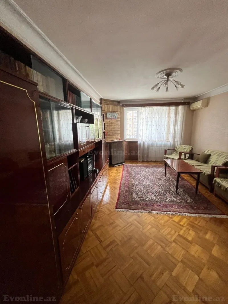 Bakı, Nəsimi r., 28 May m.da 3 otaqlı mənzil kirayə verilir