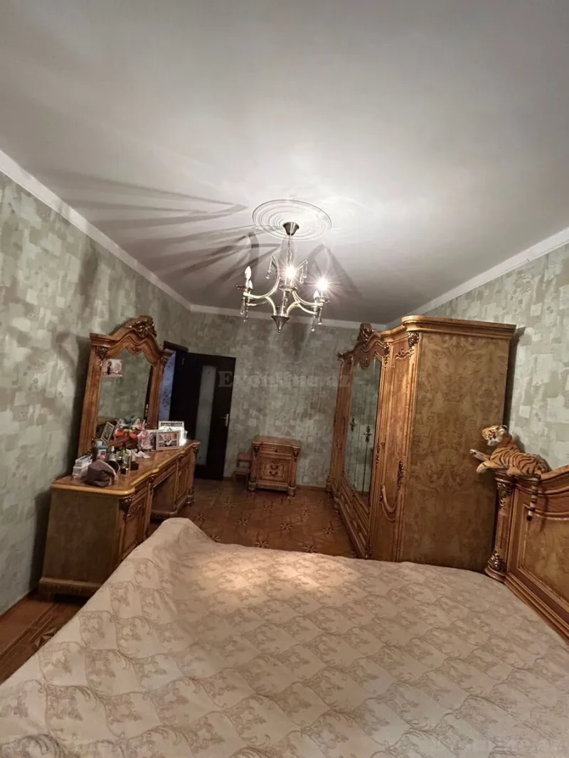 Satılır 5 otaqlı Mənzil Köhnə tikili 100 m² Həzi Aslanov m. - şəkil 15