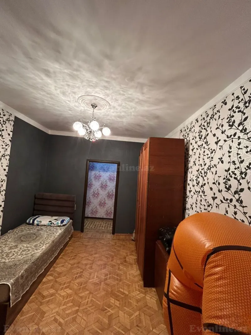 Satılır 5 otaqlı Mənzil Köhnə tikili 100 m² Həzi Aslanov m. - şəkil 18
