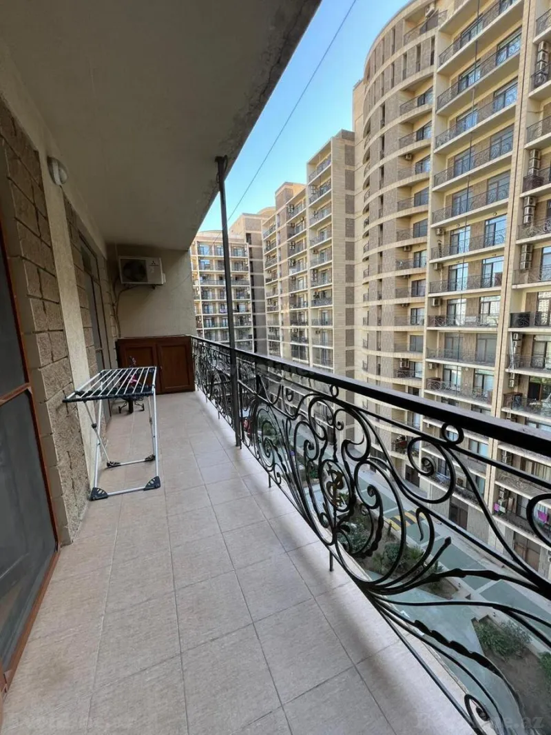 Kirayə verilir 3 otaqlı Mənzil Yeni tikili 145 m² Gənclik m. - şəkil 2