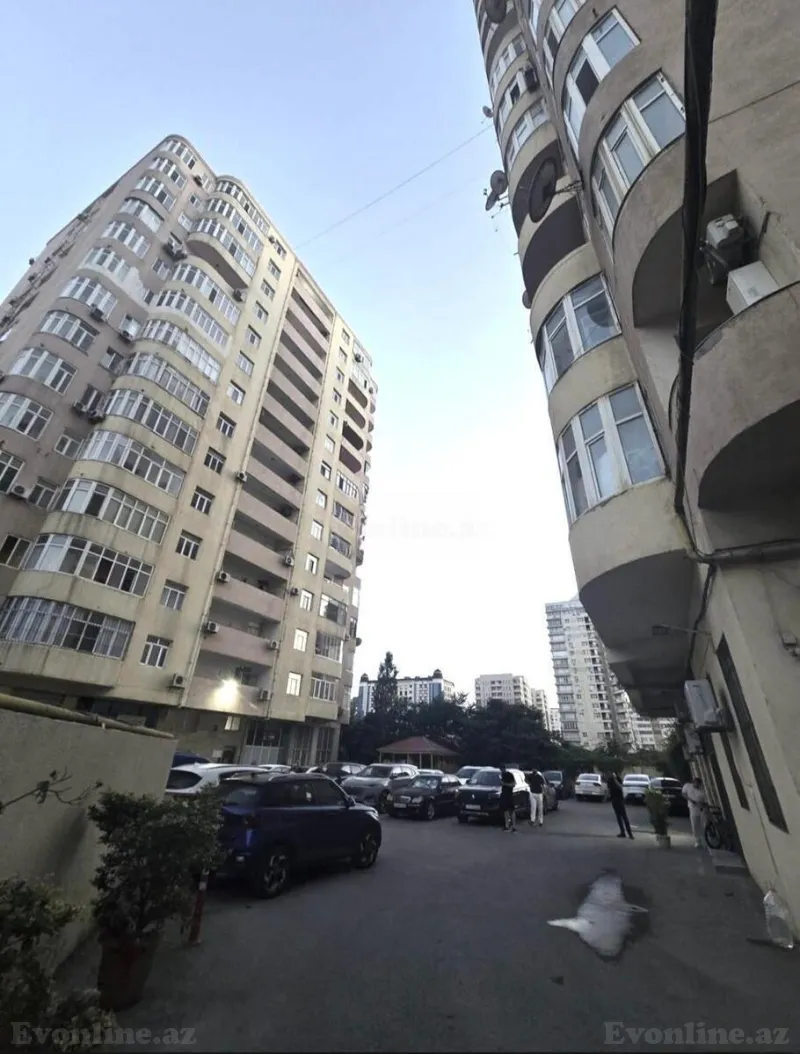Satılır 3 otaqlı Mənzil Yeni tikili 145 m² 28 May m. - şəkil 9