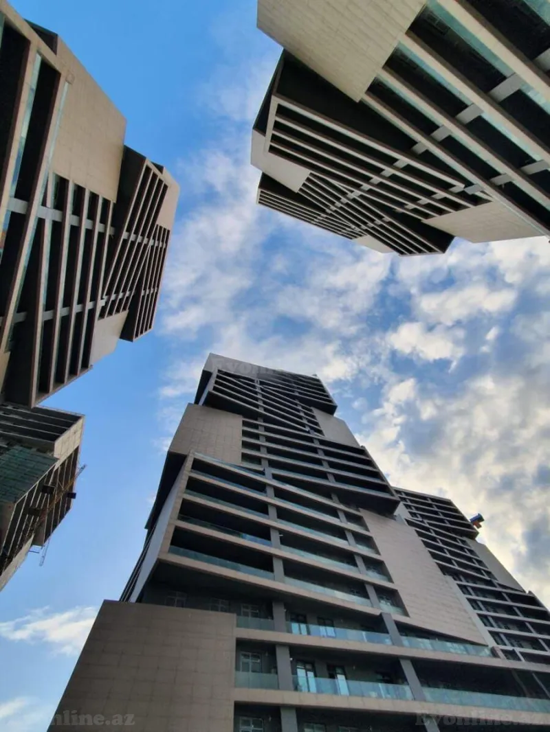 3 otaqlı Mənzil 147 m² 8 Noyabr m. Satılır