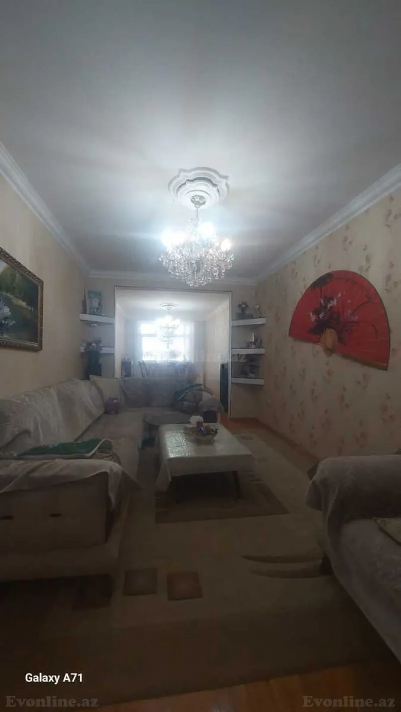 Satılır 5 otaqlı Mənzil Köhnə tikili 120 m² Bakıxanov