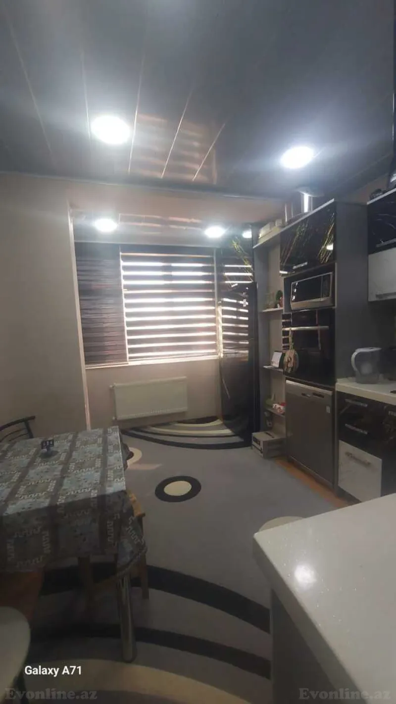 Satılır 5 otaqlı Mənzil Köhnə tikili 120 m² Bakıxanov - şəkil 11