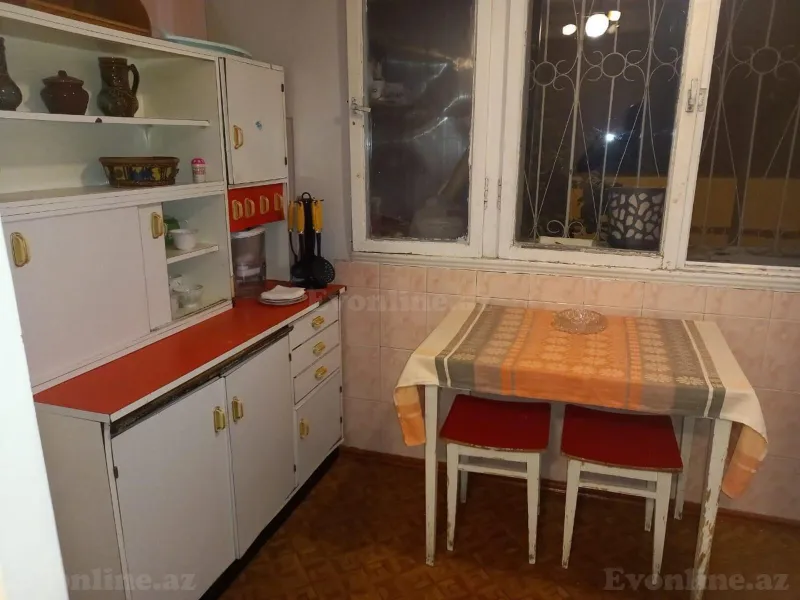 Satılır 3 otaqlı Mənzil Köhnə tikili 60 m² 28 May m. - şəkil 2