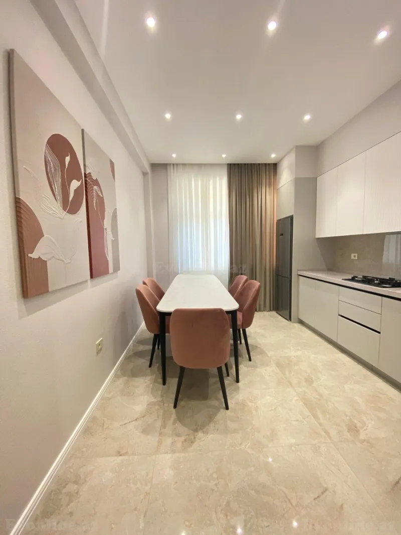 Kirayə verilir 3 otaqlı Mənzil Yeni tikili 176 m² Nizami m. - şəkil 23