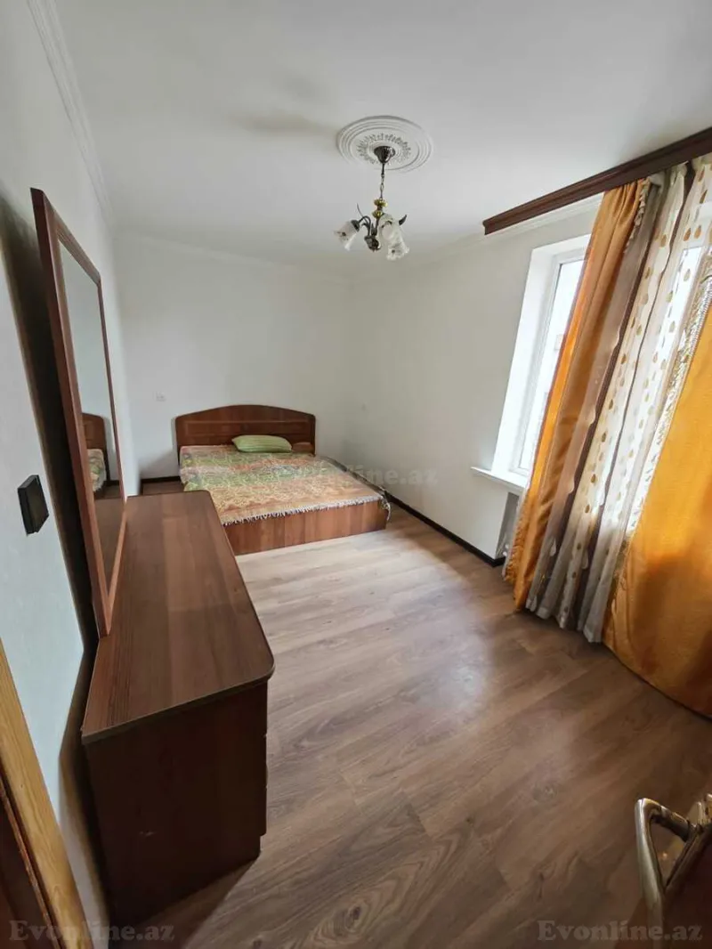 Kirayə verilir 2 otaqlı Mənzil Köhnə tikili 50 m² Neftçilər m. - şəkil 3