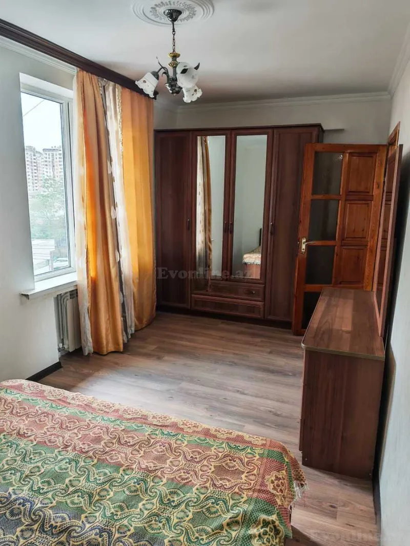 Kirayə verilir 2 otaqlı Mənzil Köhnə tikili 50 m² Neftçilər m. - şəkil 4