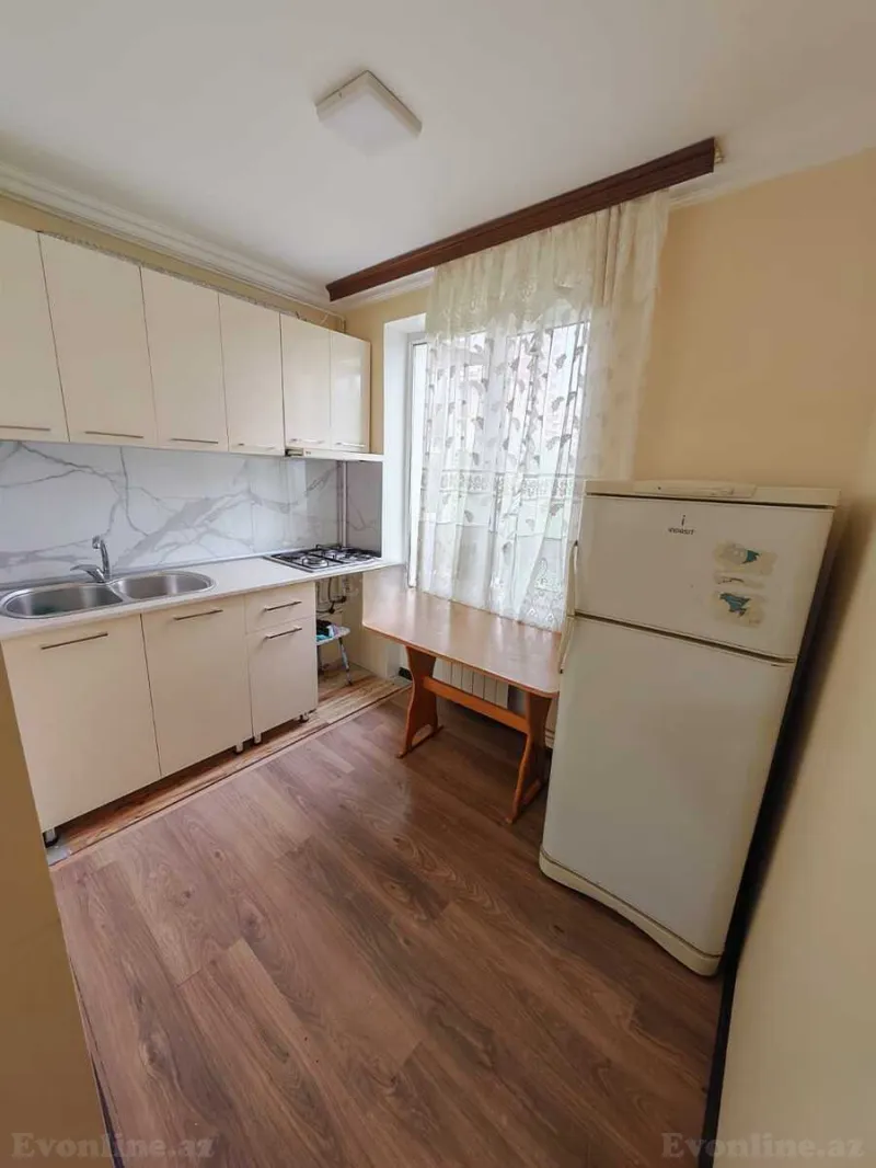 Kirayə verilir 2 otaqlı Mənzil Köhnə tikili 50 m² Neftçilər m. - şəkil 5