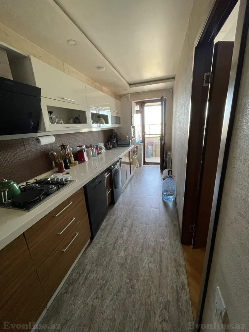 Satılır 4 otaqlı Mənzil Yeni tikili 140 m² H.Əliyev pr. - şəkil 4