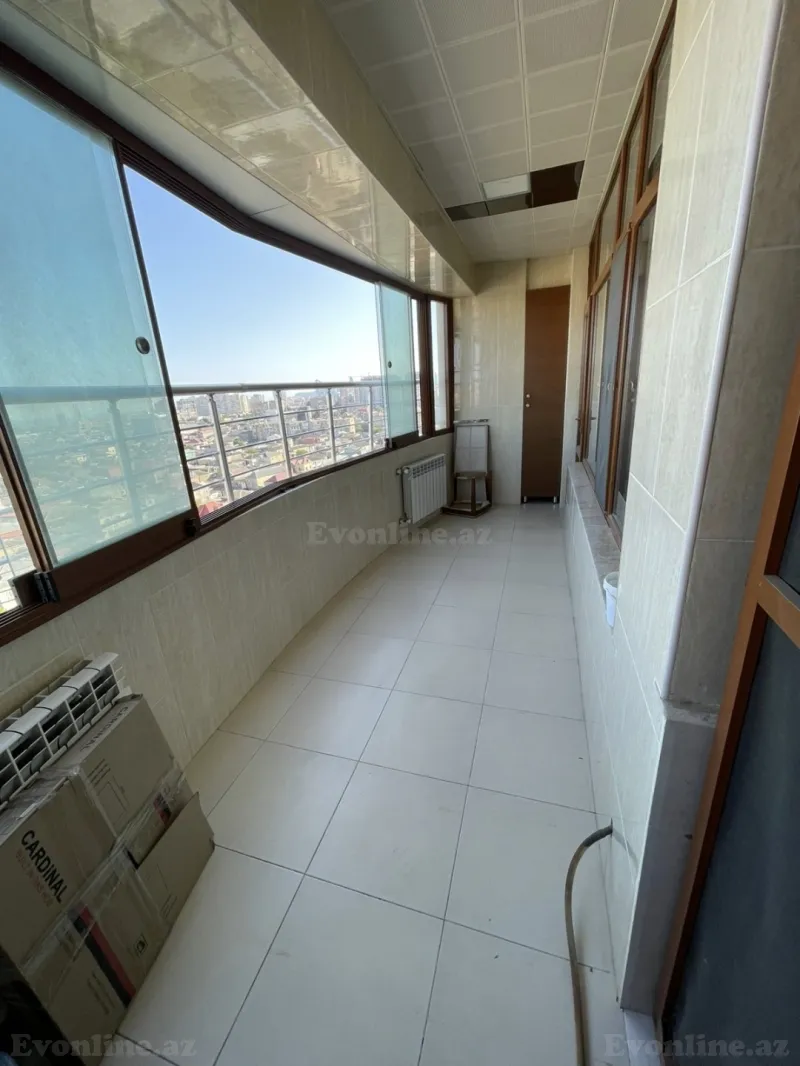Satılır 4 otaqlı Mənzil Yeni tikili 140 m² H.Əliyev pr. - şəkil 6