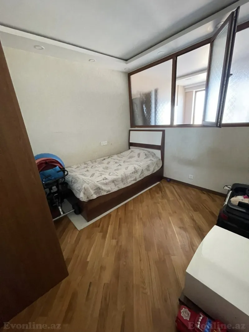 Satılır 4 otaqlı Mənzil Yeni tikili 140 m² H.Əliyev pr. - şəkil 8
