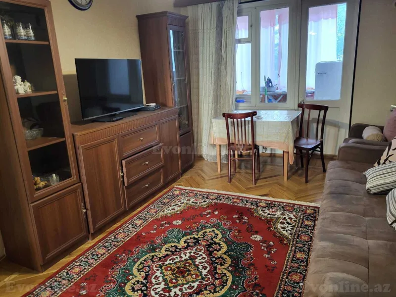 Kirayə verilir 3 otaqlı Mənzil Köhnə tikili 80 m² İnşaatçılar m. - şəkil 2