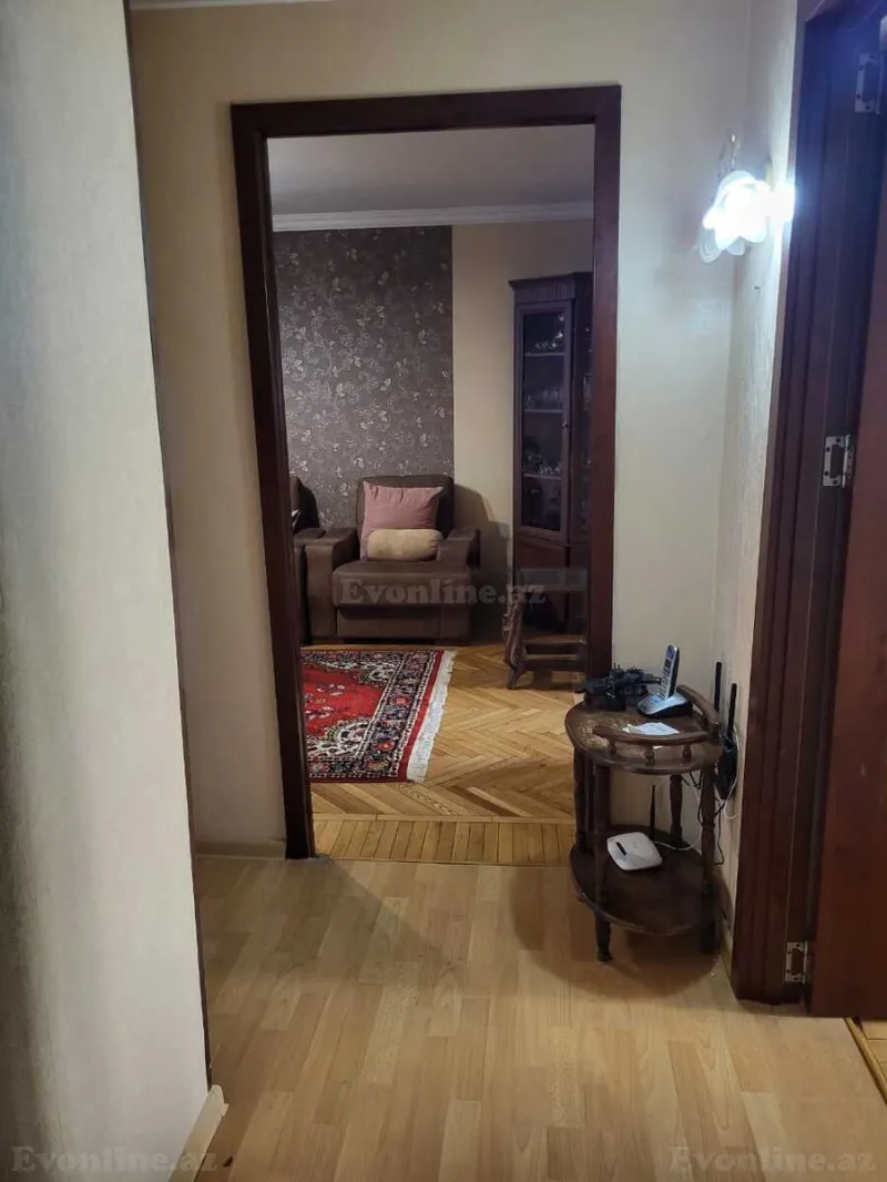 Kirayə verilir 3 otaqlı Mənzil Köhnə tikili 80 m² İnşaatçılar m. - şəkil 3