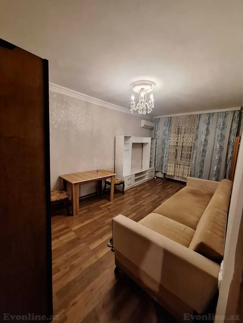 Kirayə verilir 3 otaqlı Mənzil Köhnə tikili 70 m² Qaraçuxur
