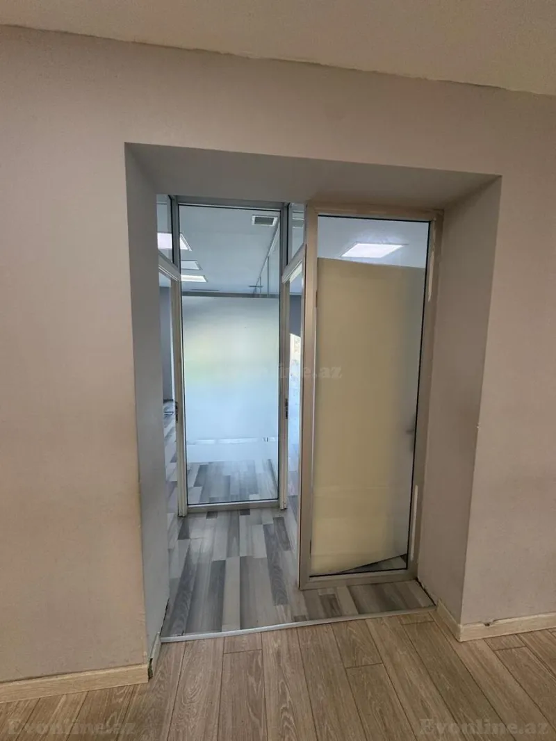 Kirayə verilir Ofis 170 m² Elmlər Akademiyası m. - şəkil 3