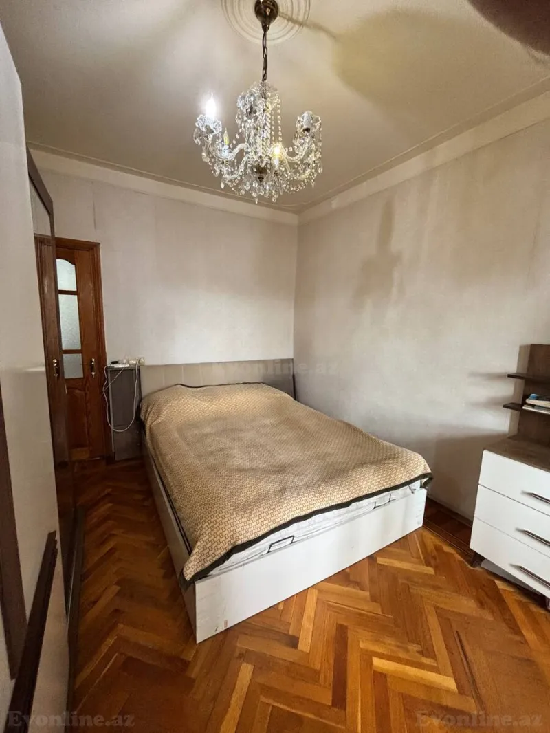 Satılır 4 otaqlı Mənzil Köhnə tikili 130 m² Azadlıq prospekti m. - şəkil 8