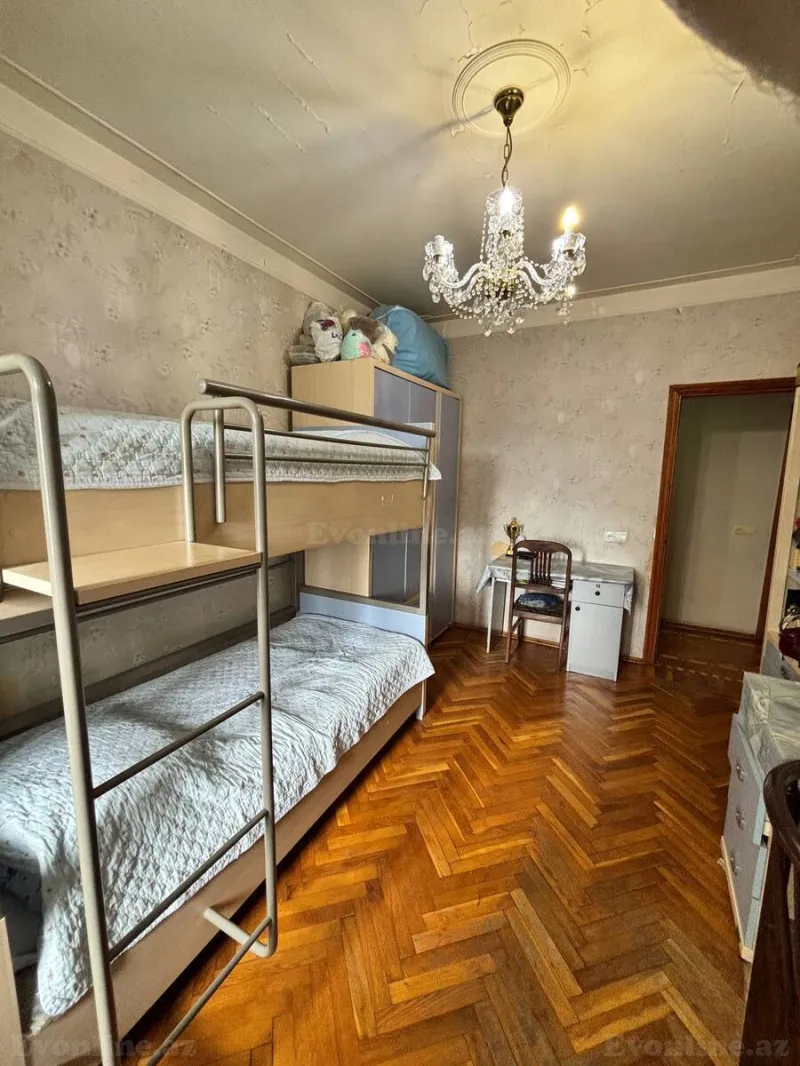Satılır 4 otaqlı Mənzil Köhnə tikili 130 m² Azadlıq prospekti m. - şəkil 12