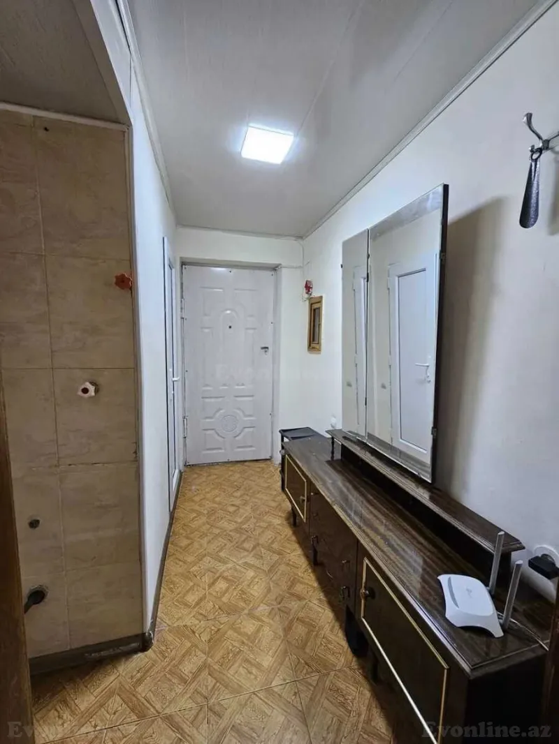 2 otaqlı Mənzil 30 m² Elmlər Akademiyası m. Satılır