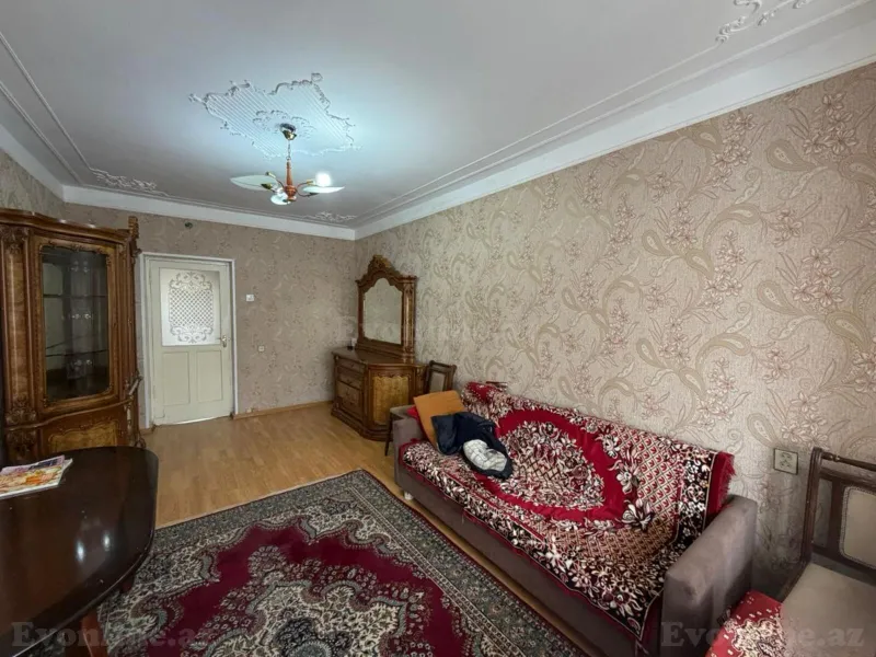 Satılır 2 otaqlı Mənzil Köhnə tikili 65 m² Xalqlar Dostluğu m. - şəkil 3