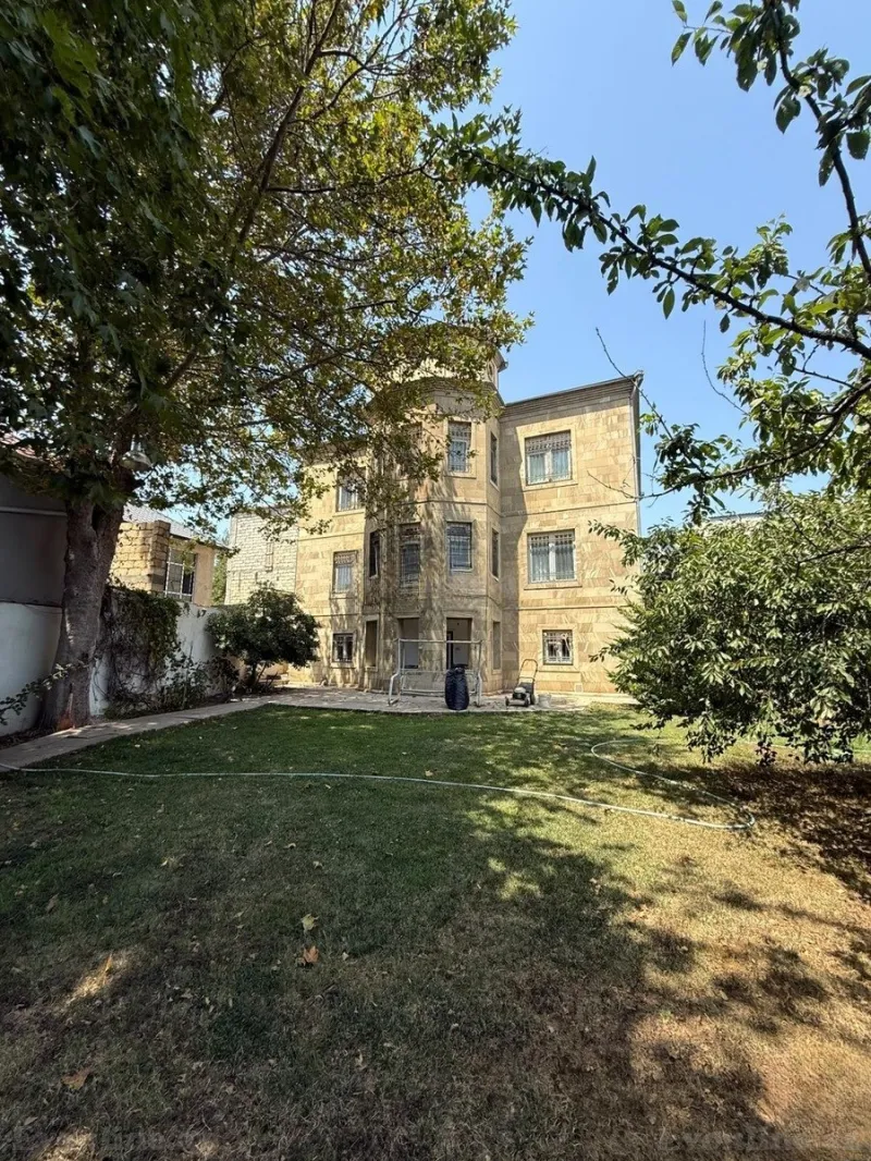 Satılır 8 otaqlı Həyət evi 450 m² Sabunçu r. - şəkil 2