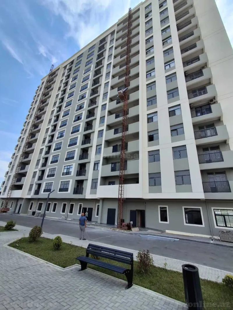 4 otaqlı Mənzil 181 m² 28 May m. Satılır