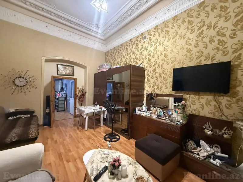 Satılır 2 otaqlı Mənzil Köhnə tikili 60 m² Səbail r. - şəkil 2