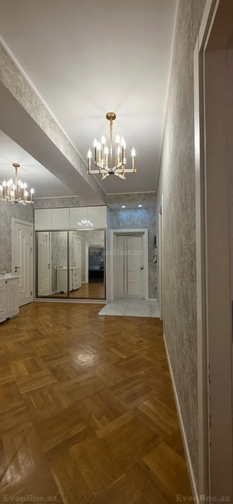 3 otaqlı Mənzil 137 m² İnşaatçılar m. Kirayə verilir