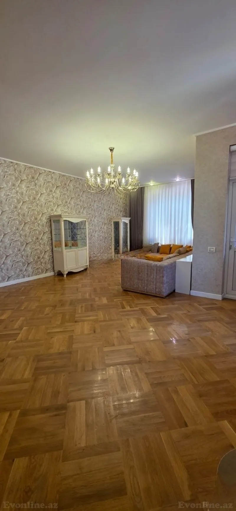 Kirayə verilir 3 otaqlı Mənzil Yeni tikili 137 m² İnşaatçılar m. - şəkil 2