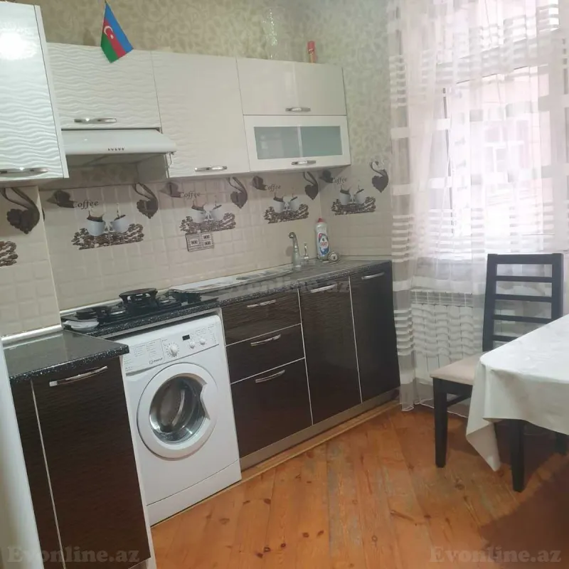 2 otaqlı Mənzil 44 m² İnşaatçılar m. Satılır