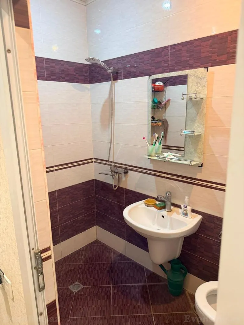Satılır 2 otaqlı Mənzil Yeni tikili 63 m² Memar Əcəmi m. - şəkil 8