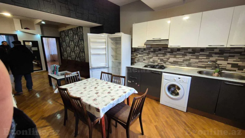 3 otaqlı Mənzil 80 m² Nizami m. Kirayə verilir