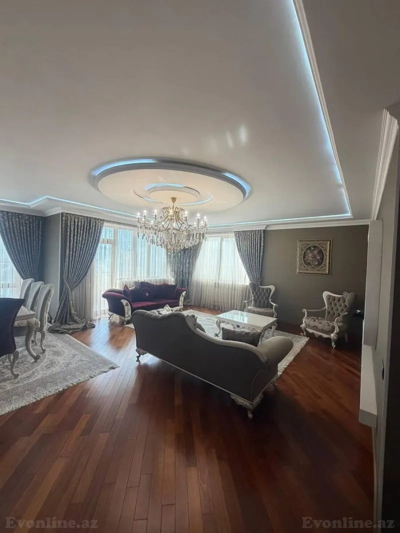 3 otaqlı Mənzil 168 m² 8 Noyabr m. Satılır