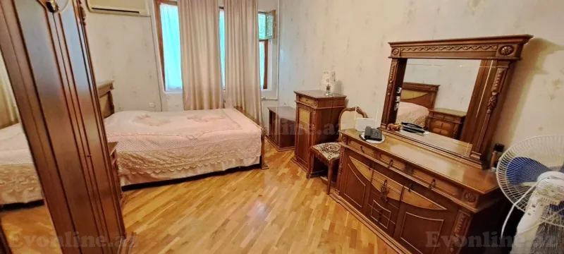Satılır 3 otaqlı Mənzil Köhnə tikili 70 m² 7-ci mikrorayon - şəkil 2