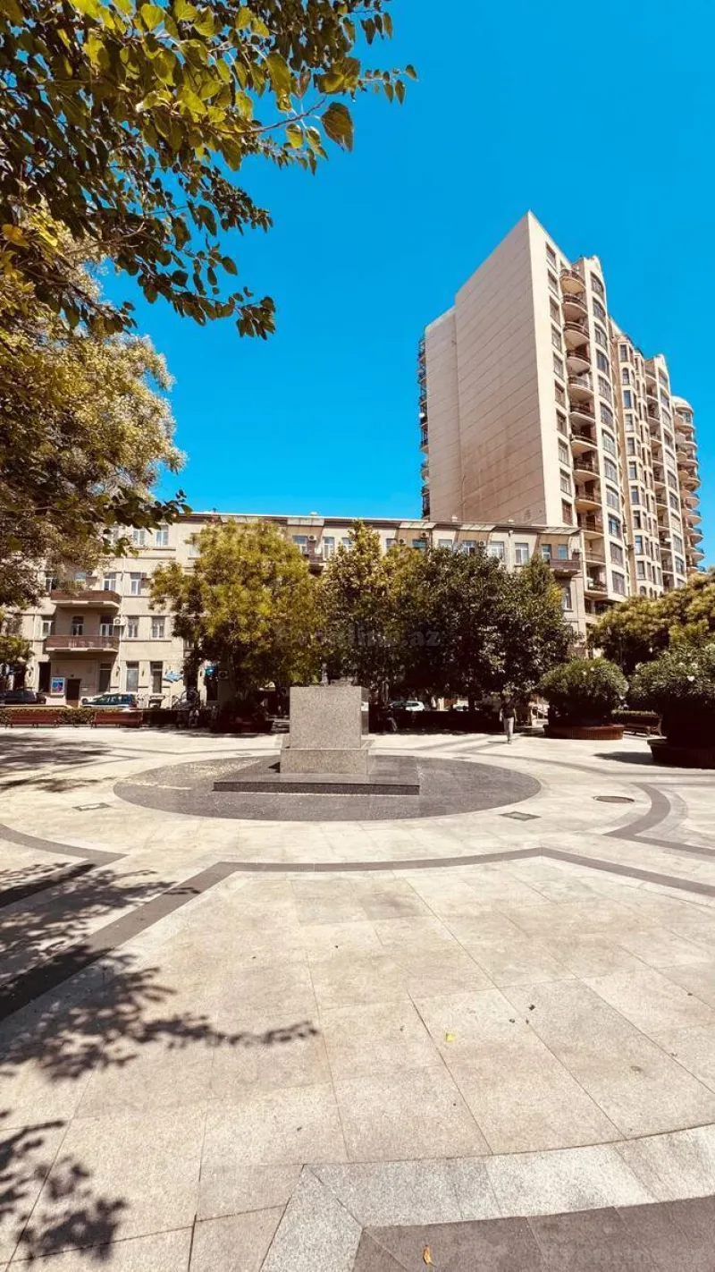 Satılır 3 otaqlı Mənzil Yeni tikili 120 m² Yasamal r. - şəkil 2