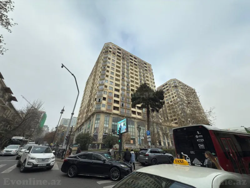 3 otaqlı Mənzil 100 m² 28 May m. Satılır