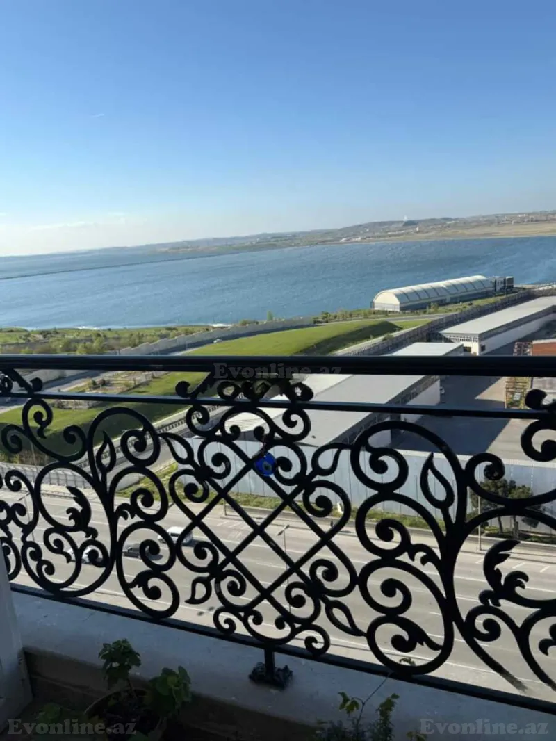 3 otaqlı Mənzil 89 m² Koroğlu m. Satılır