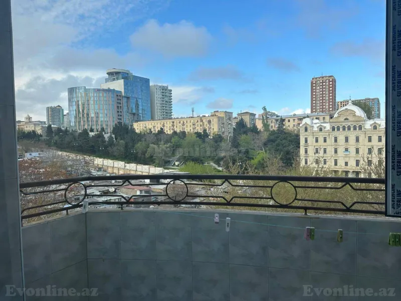 Satılır 3 otaqlı Mənzil Yeni tikili 110 m² 28 May m. - şəkil 22
