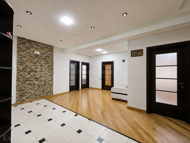 Satılır 4 otaqlı Mənzil Yeni tikili 160 m² Nəriman Nərimanov m. - şəkil 12