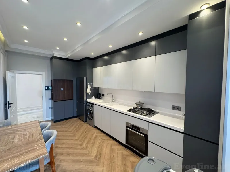 Satılır 4 otaqlı Mənzil Yeni tikili 131 m² Həzi Aslanov m. - şəkil 4